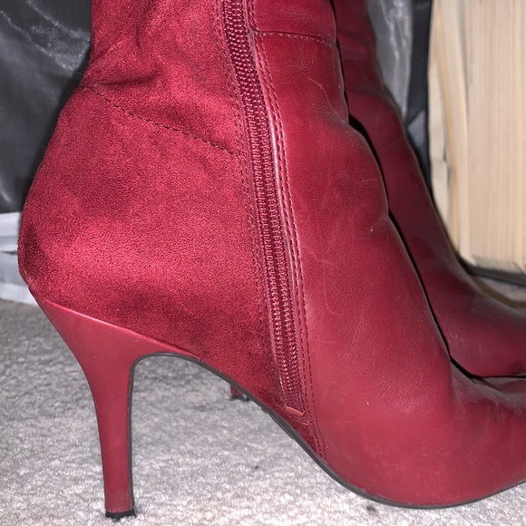 Sexy red boots - Picture 2 of 9